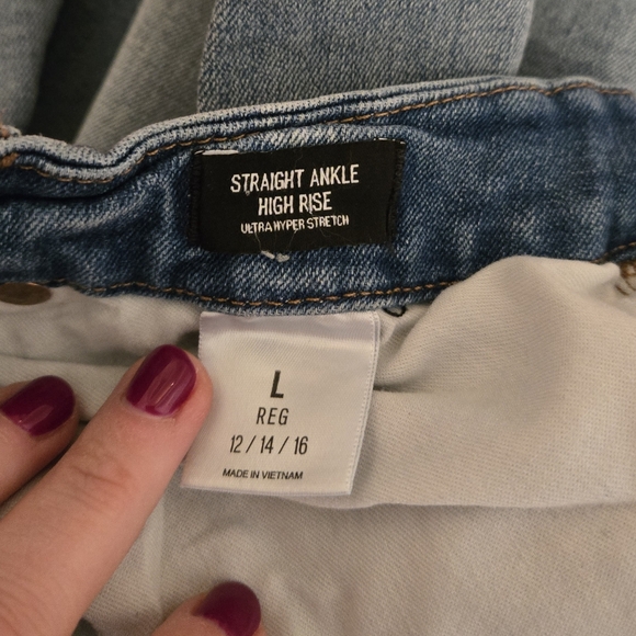 EUC Straight Ankle High-Rise, Size Large - Picture 3 of 3